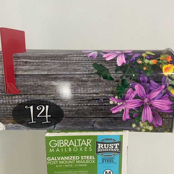 Beautiful Custom Mailbox with floral design. Add your name & address optional. - Picture 8 of 11